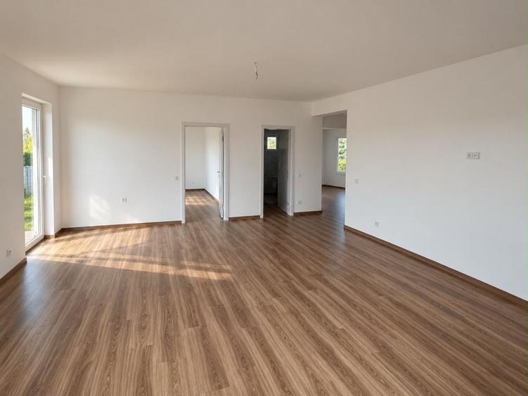 Casă cu 4 camere în Brănești