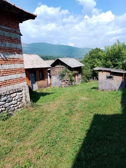 Casă cu 2 camere în Corbeni