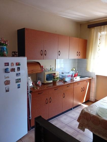 Apartament cu 2 camere semidecomandat în Grădiște