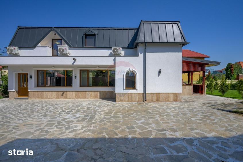 Casă cu 5 camere cu Teren 1000 Mp în Central