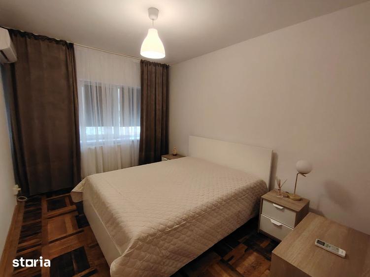 Apartament cu 3 camere în Micro 6