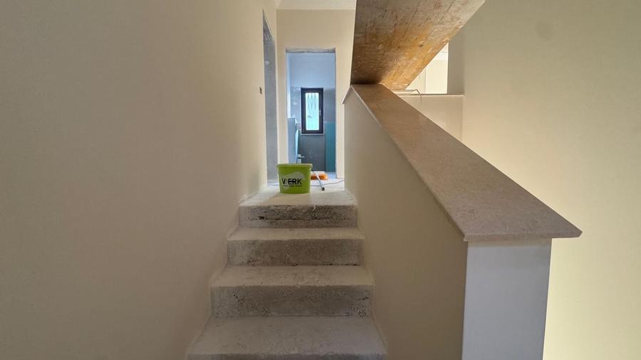 Duplex cu 5 camere cu Canalizare în Dumbrăvița