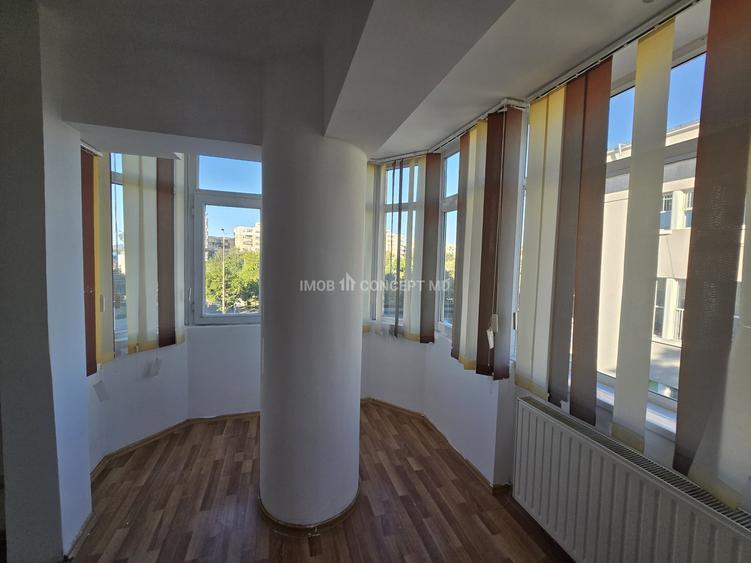 Apartament cu 3 camere decomandat în P-ța Mihai Viteazu