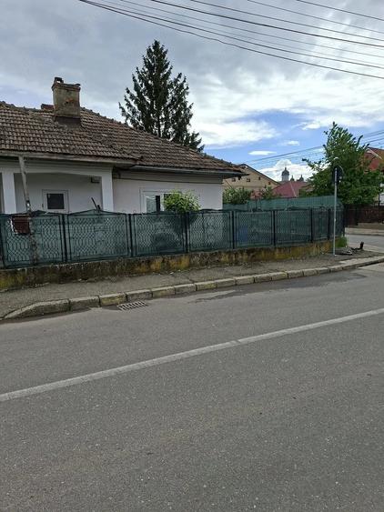 Casă cu 4 camere cu Teren 300 Mp în Exterior Vest
