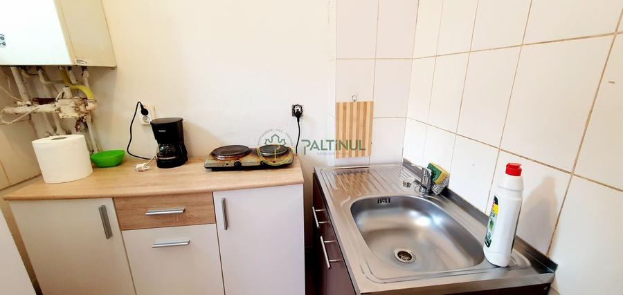 Apartament cu 2 camere semidecomandat, mobilat în Țiglari