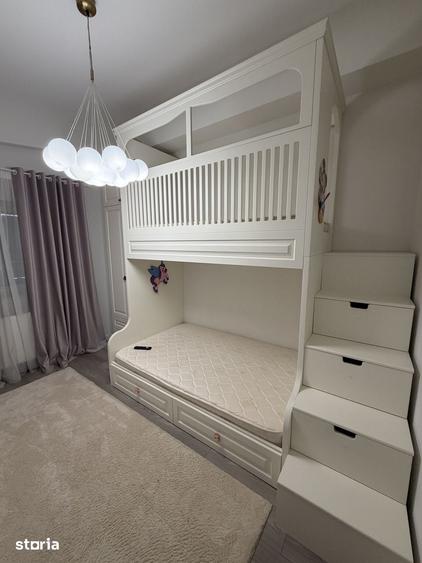 Apartament cu 3 camere în Podu Roș