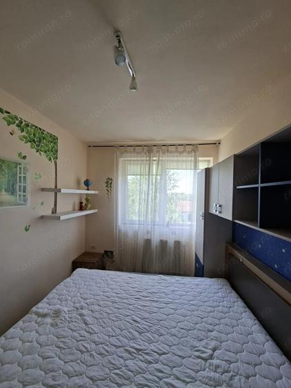 Apartament cu 3 camere decomandat în Giarmata