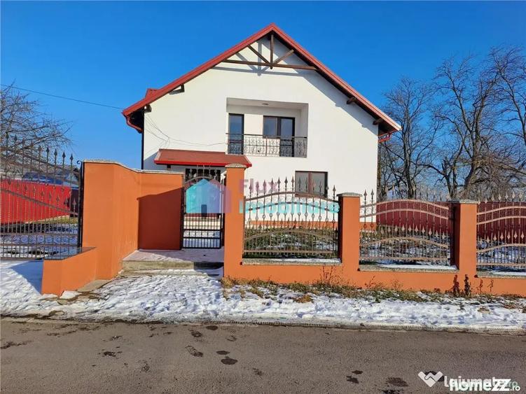 Casă cu 6 camere cu Teren 759 Mp în Liteni (Moara)