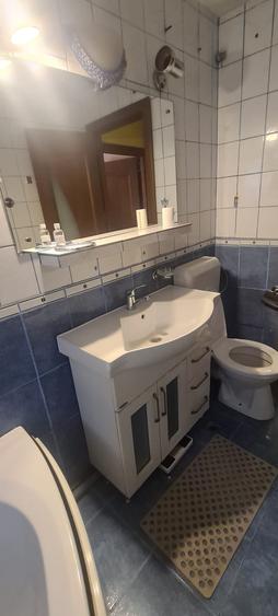 Apartament cu 3 camere decomandat, mobilat în Nerva Traian