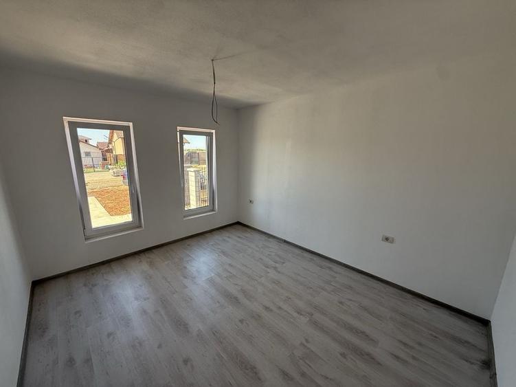 Casă cu 2 camere în Sânandrei