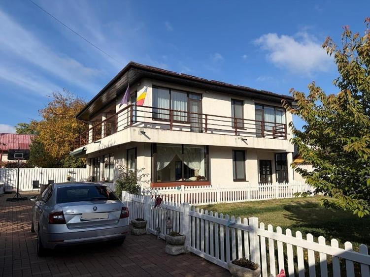 Casă individuală cu 4 camere cu Canalizare în Ciolpani