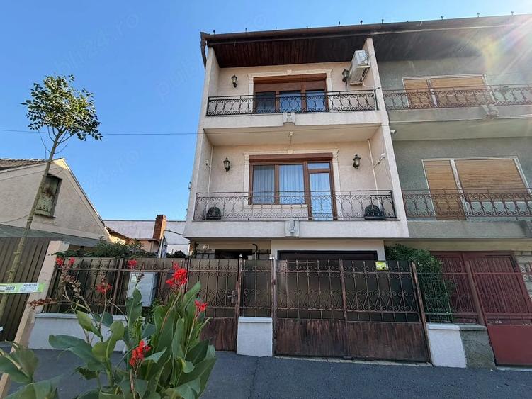 Casă cu Teren 175 Mp în Central
