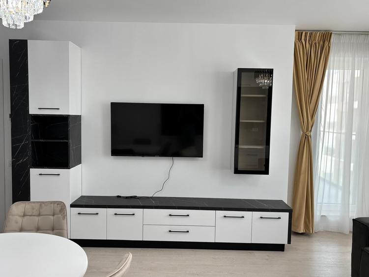 Apartament cu 2 camere semidecomandat, mobilat în Pipera