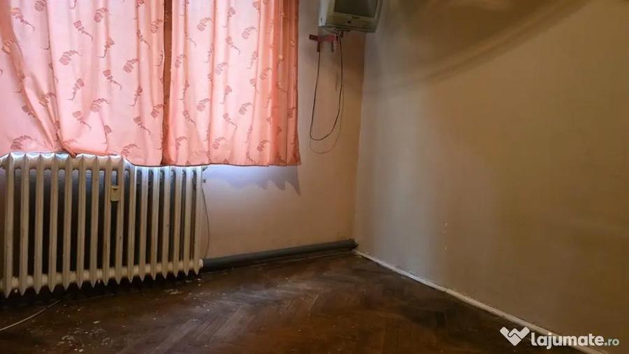 Garsonieră decomandată în Dacia