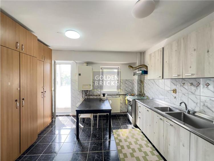 Apartament cu 3 camere semidecomandat, mobilat în Aviației