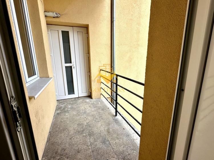 Birou, de 85 mp, în Central