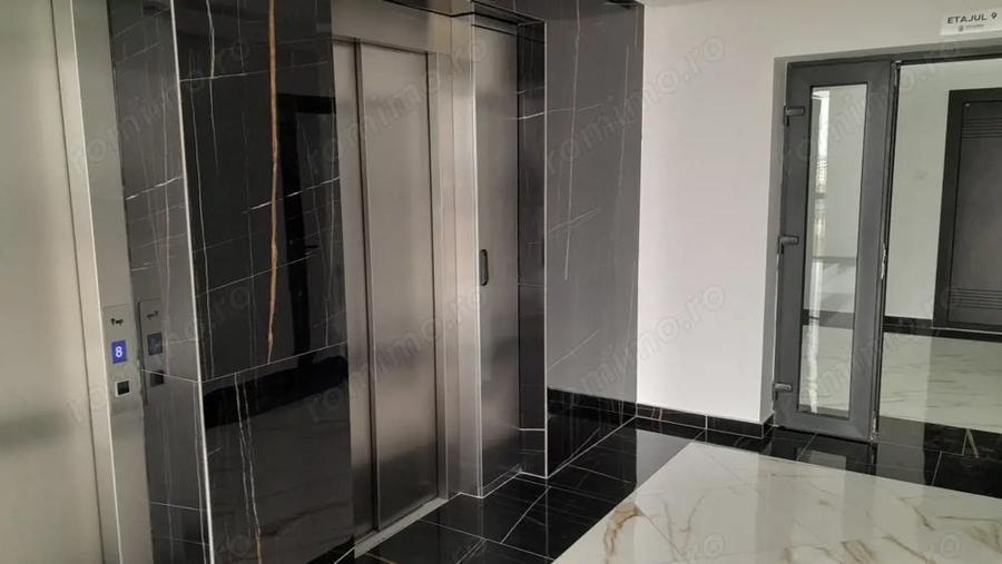 Apartament cu 5 camere decomandat, mobilat în Nufărul