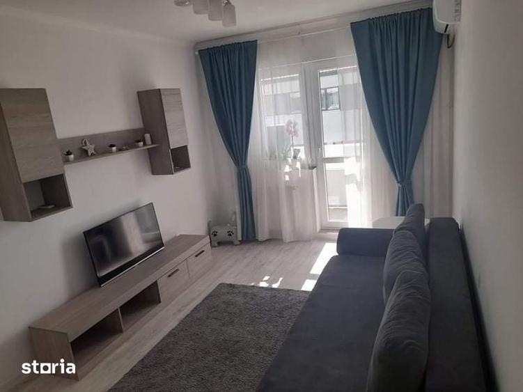 Apartament cu 2 camere decomandat în Roșu