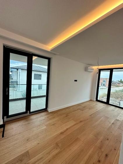 Casă individuală cu 4 camere cu Teren 390 Mp în Tunari