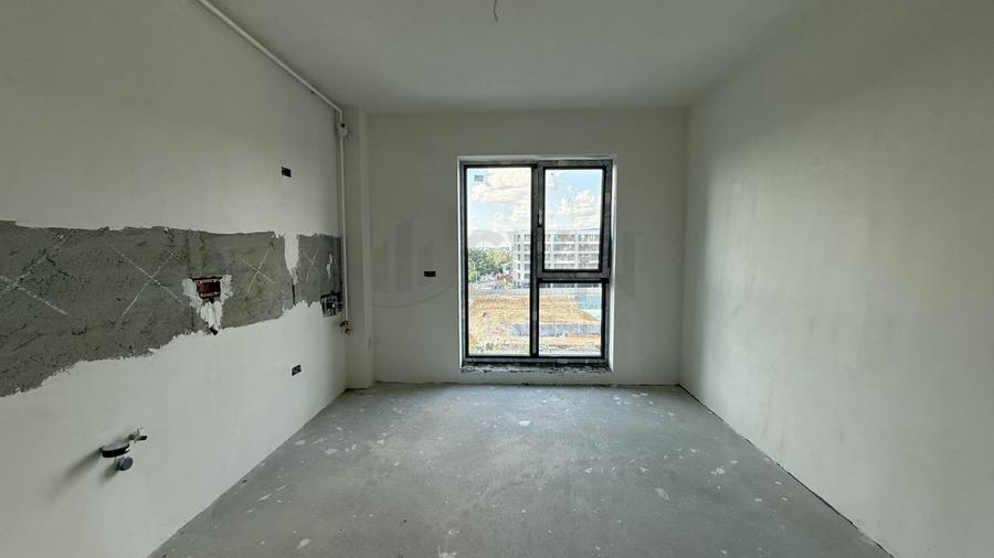 Apartament cu 3 camere decomandat în Sisești