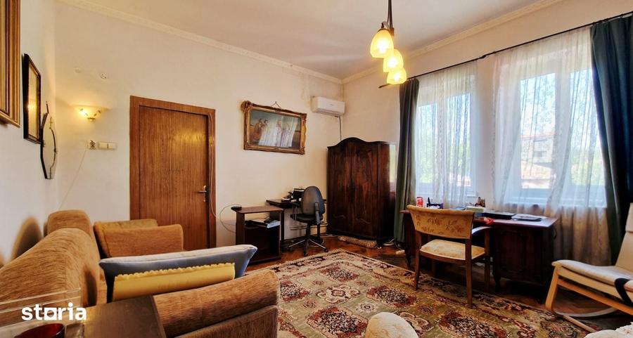 Apartament cu 5 camere în Victoriei