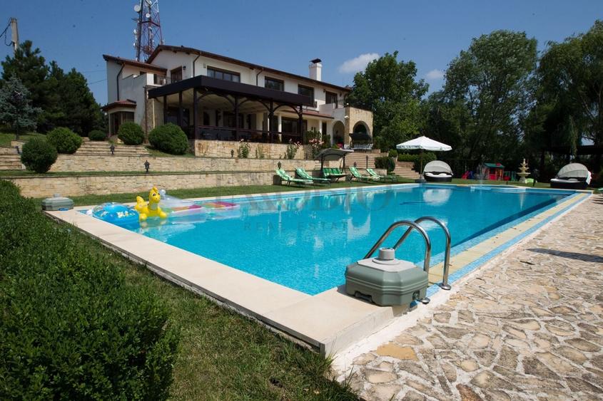Casă individuală cu 10 camere cu Piscina în Snagov
