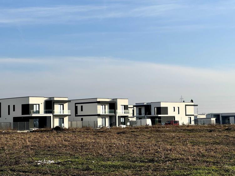 Casă cu 4 camere în Covaci