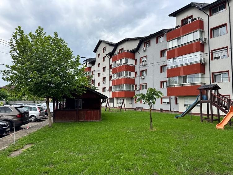 Apartament cu 2 camere decomandat, mobilat în Central