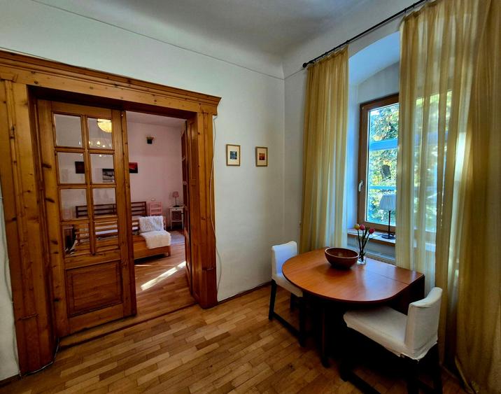 Apartament cu 2 camere semidecomandat în Centrul Istoric