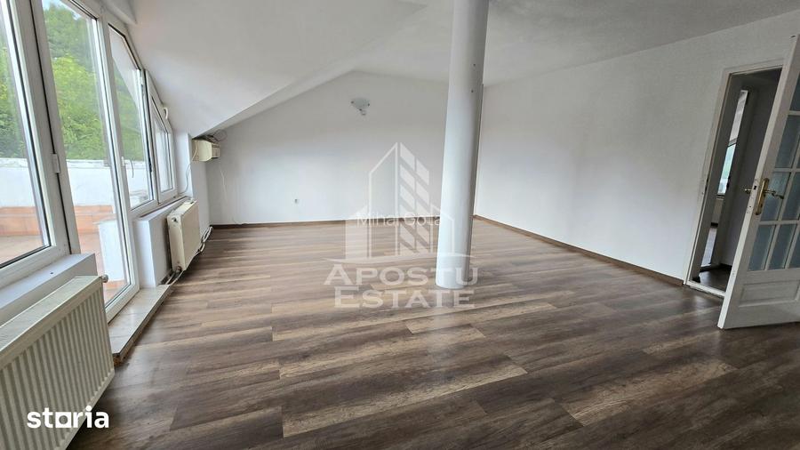Duplex cu 5 camere si 3 bai, centrala proprie, zona Lipovei