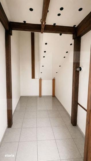 Casă cu 8 camere cu Teren 688 Mp în Pârneava