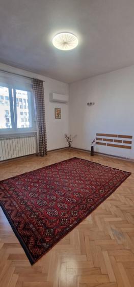 Apartament cu 2 camere decomandat în Universitate