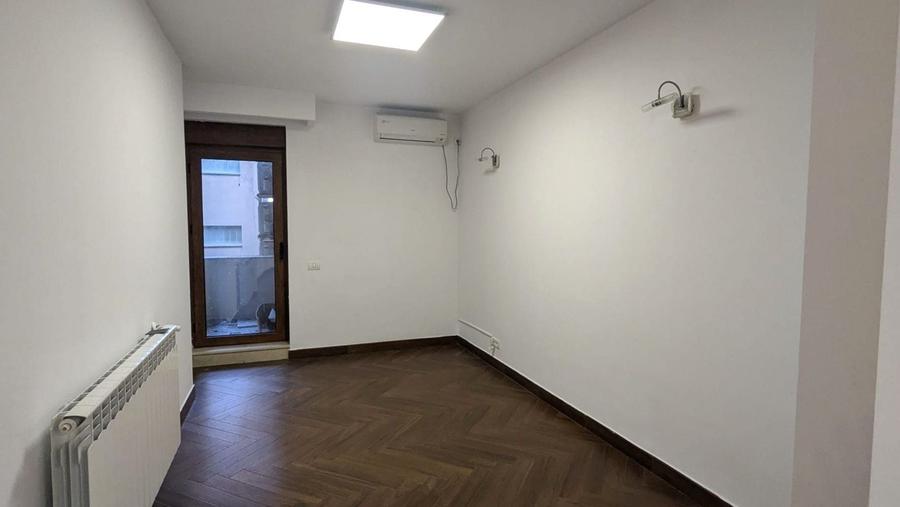 Apartament cu 3 camere decomandat în Dorobanți