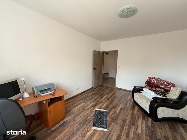 Apartament cu 2 camere decomandat în Pietroasa