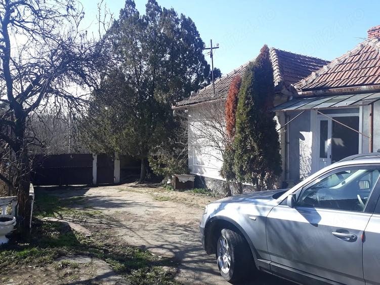 Casă cu 3 camere cu Teren 4000 Mp în Popești
