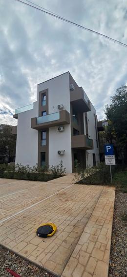 Apartament cu 3 camere decomandat în Cantacuzino