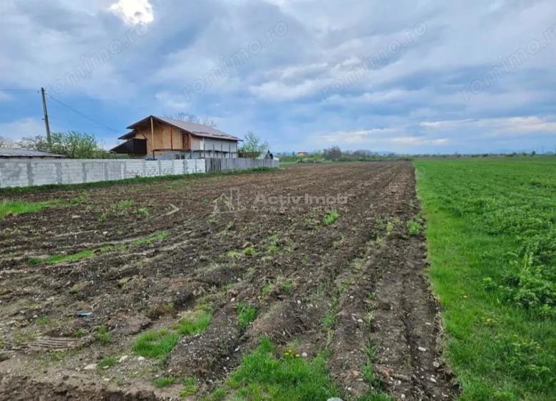 Teren de 4500 mp, în Ariceștii Rahtivani