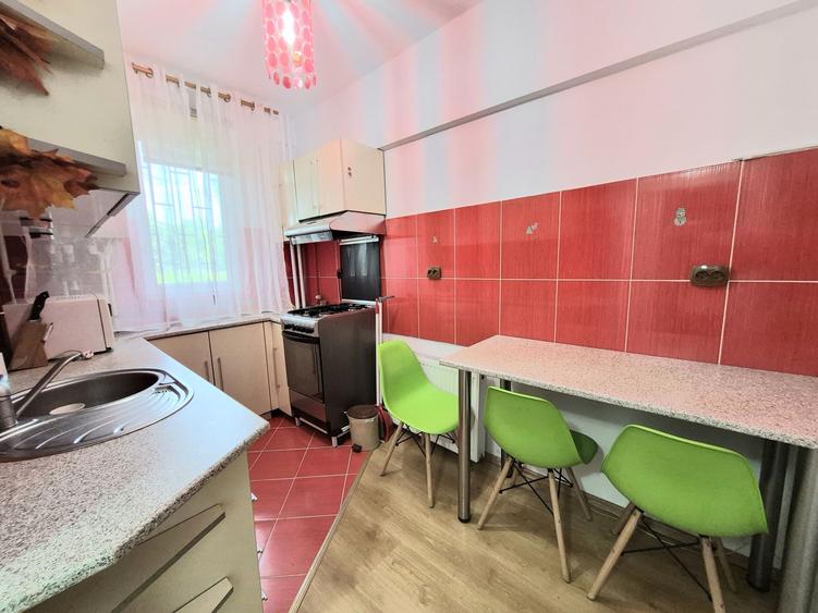 Apartament cu 2 camere decomandat în Micro 17