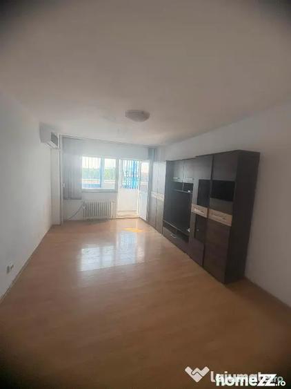 Apartament cu 2 camere semidecomandat în Triaj