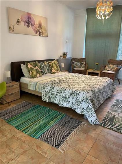 Casă individuală cu 9 camere cu Teren 186 Mp în Doamna Ghica
