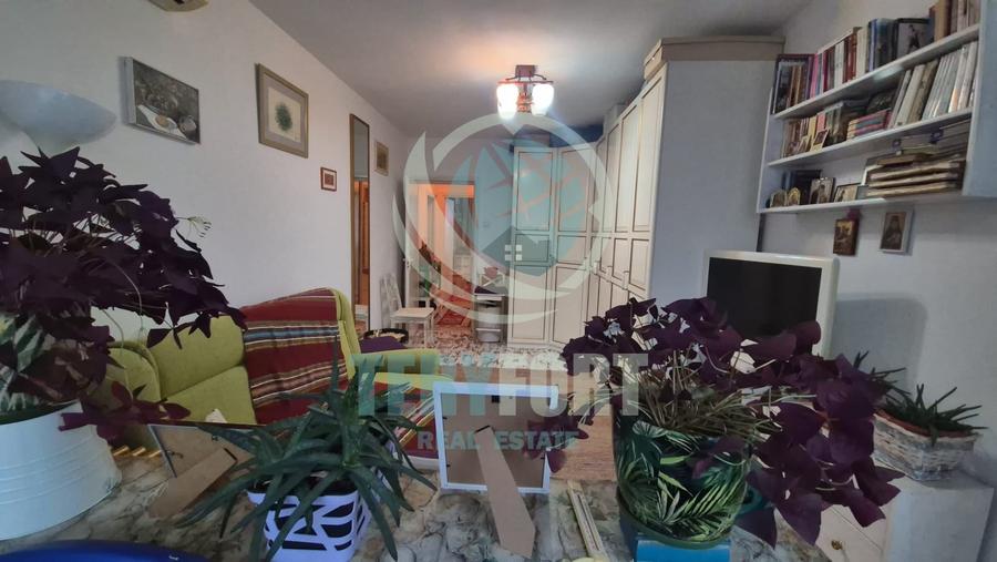 Apartament cu 3 camere semidecomandat, mobilat în Ștefan cel Mare