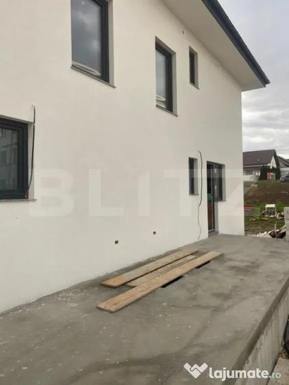 Duplex de vanzare, cu 4 camere, 114 mp util, 250 mp teren, z - 4