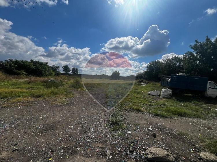 Teren Construcții intravilan de 5500 mp, în Nord