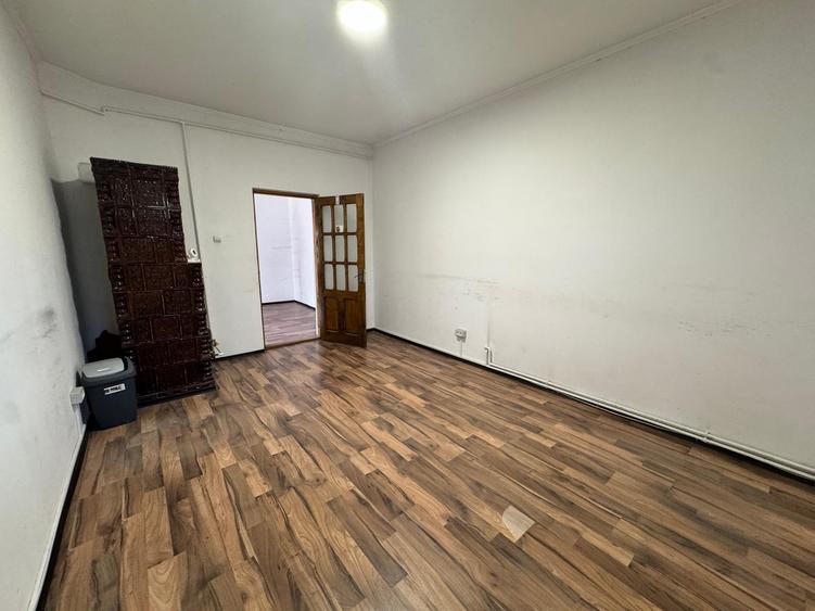 Casă individuală cu 5 camere cu Teren 1500 Mp în Tunari