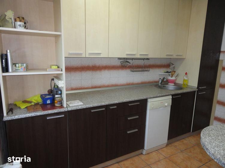 Apartament cu 4 camere decomandat în Micălaca