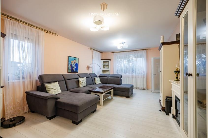 Casă individuală cu 6 camere cu Canalizare în Giroc