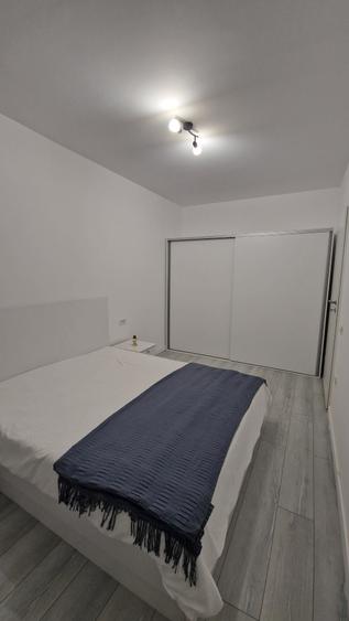 Apartament cu 2 camere semidecomandat în Berceni