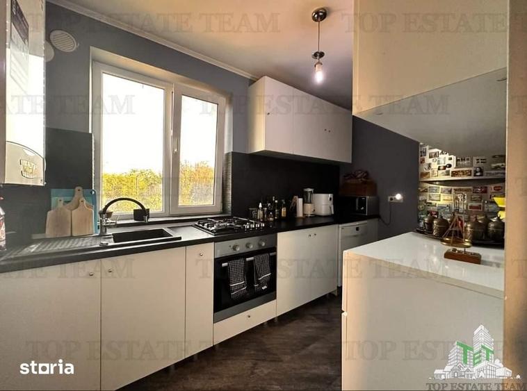 Casă cu 9 camere cu Teren 1412 Mp în Palazu Mare