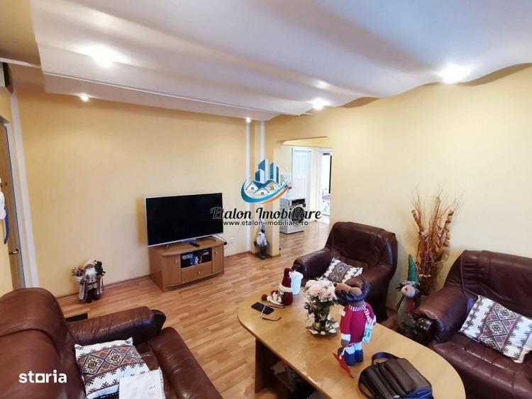 Apartament cu 3 camere decomandat în Calea Romanului