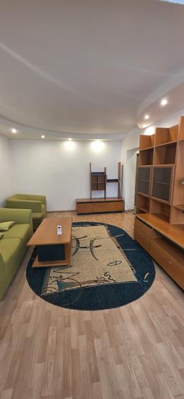 Apartament cu 2 camere decomandat în Târgu Cucu